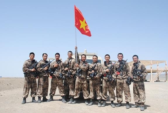 Doi tuyen kip xe trinh sat VN thi dau qua cam tren 'chao lua' Korla hinh anh