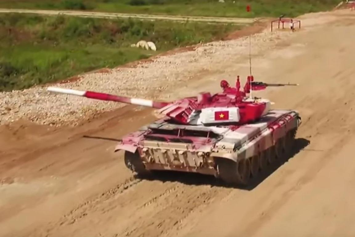 Doi xe tang Viet Nam thi dau xuat sac o vong ban ket Tank Biathlon hinh anh