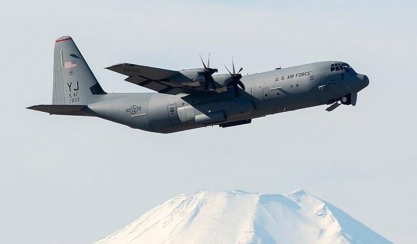 My dung bay hon 100 'luc si' C-130 vi vet nut bat thuong hinh anh