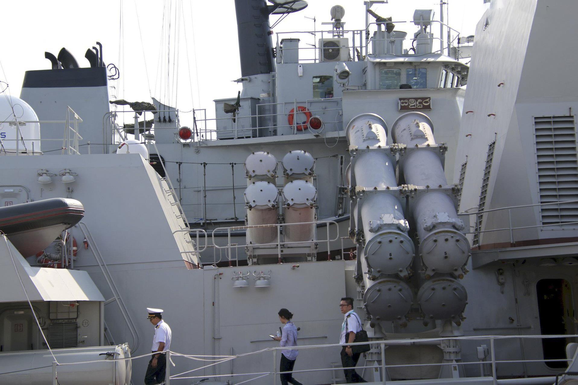 Tau ho ve ten lua Quang Trung anh 10