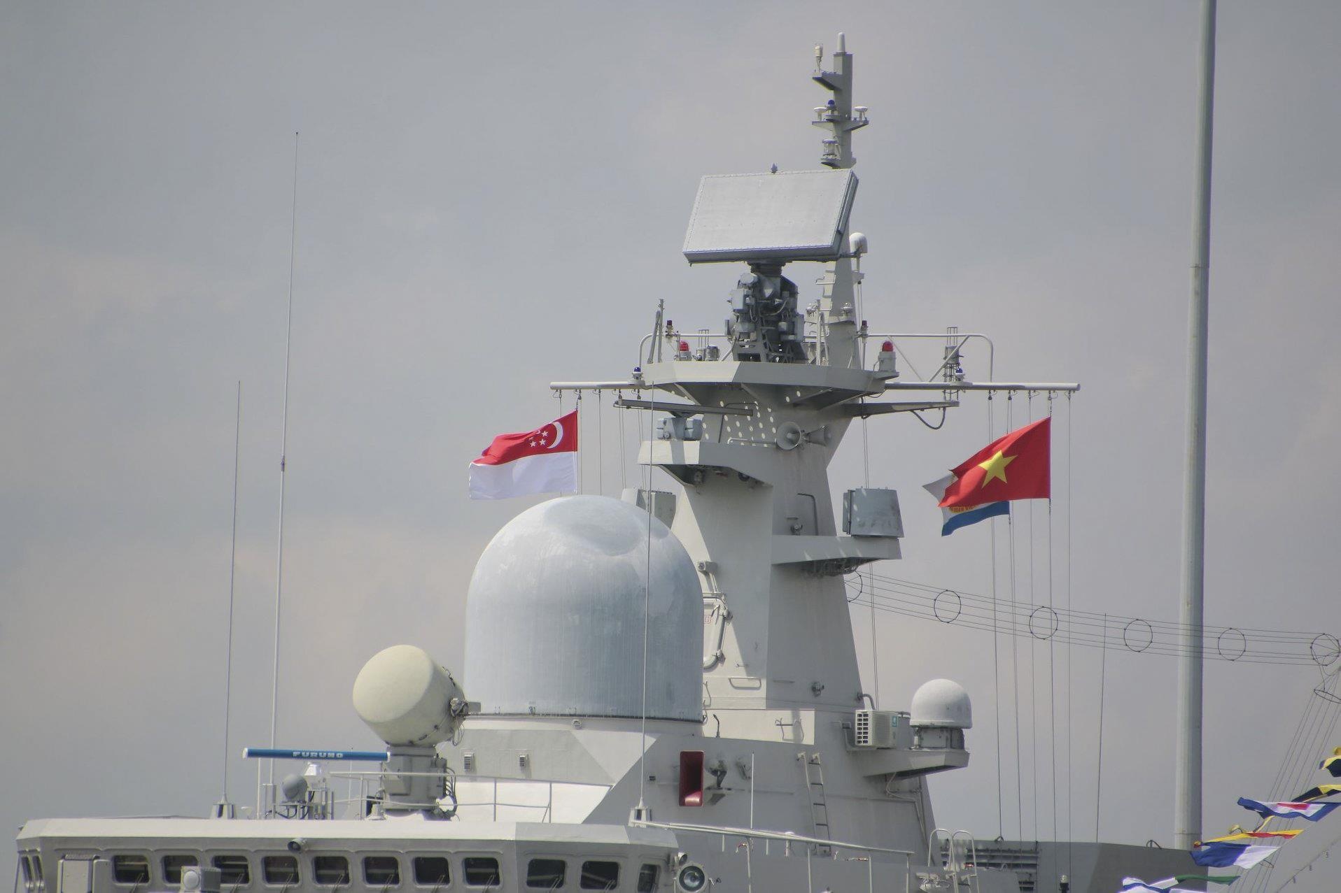 Tau ho ve ten lua Quang Trung anh 9