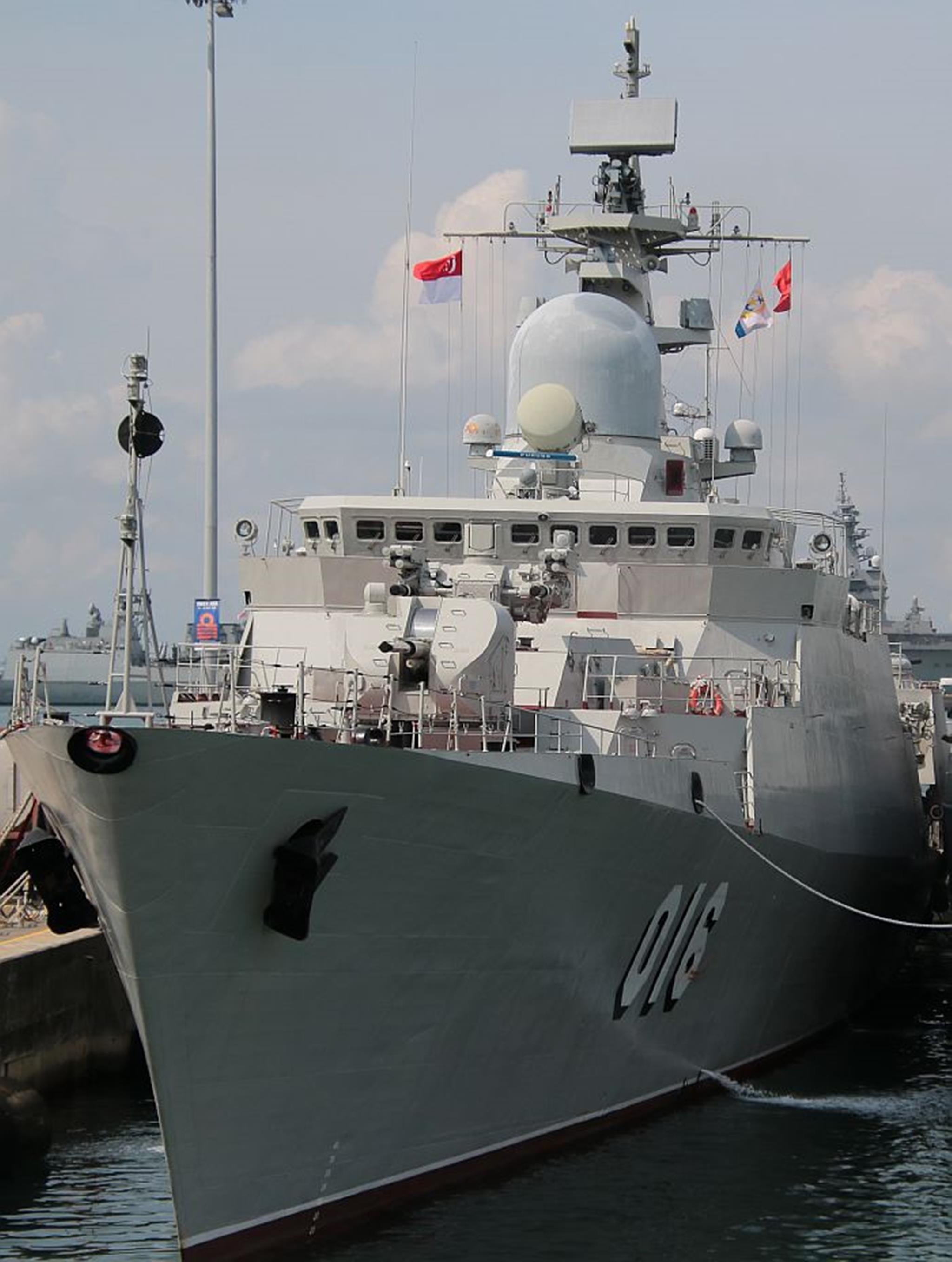 Tau ho ve ten lua Quang Trung anh 3