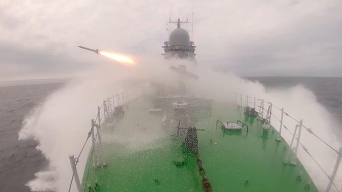 Chien ham Nga thu ten lua phong khong tren bien Nhat Ban hinh anh