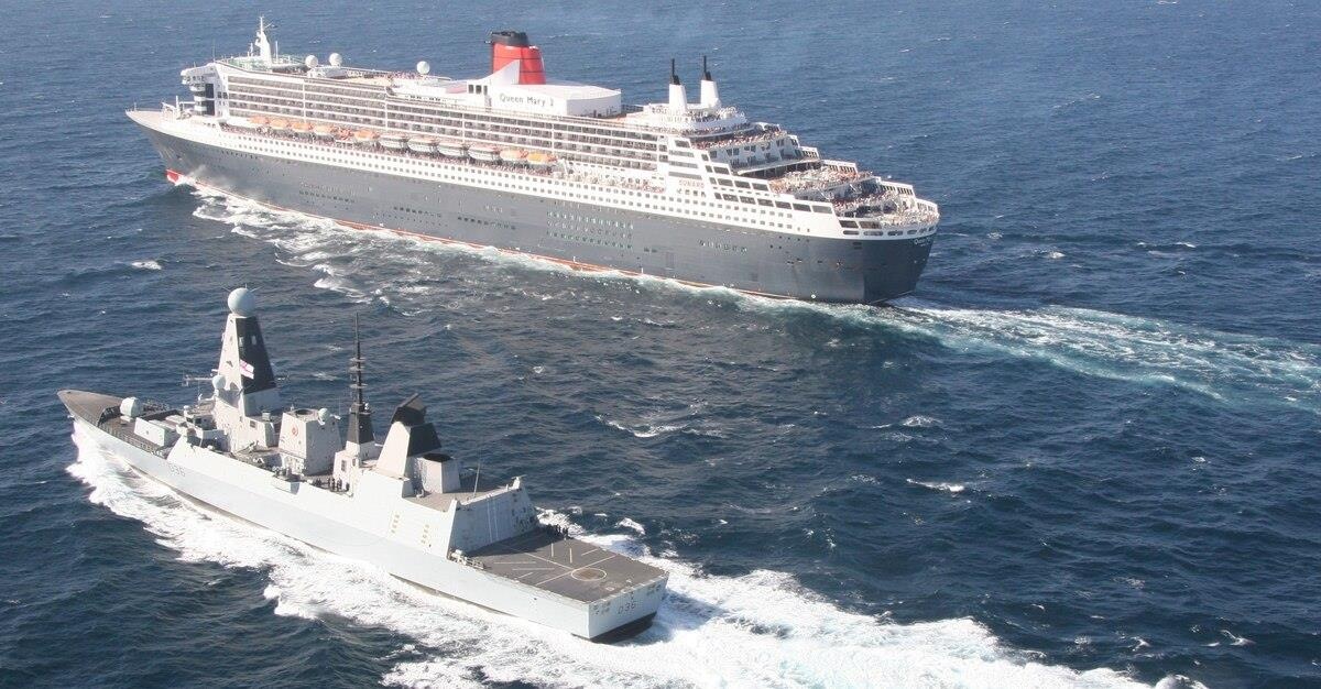 Anh tang cuong chien ham den Vinh Ba Tu anh 1