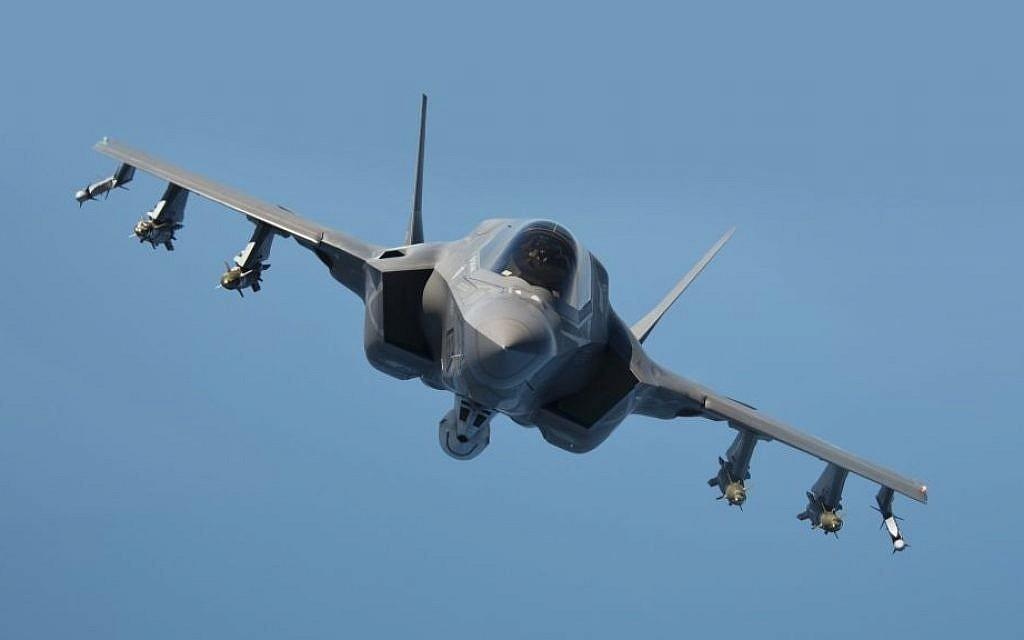 F-35 cua My huan luyen cach chien dau voi S-400 cua Nga hinh anh