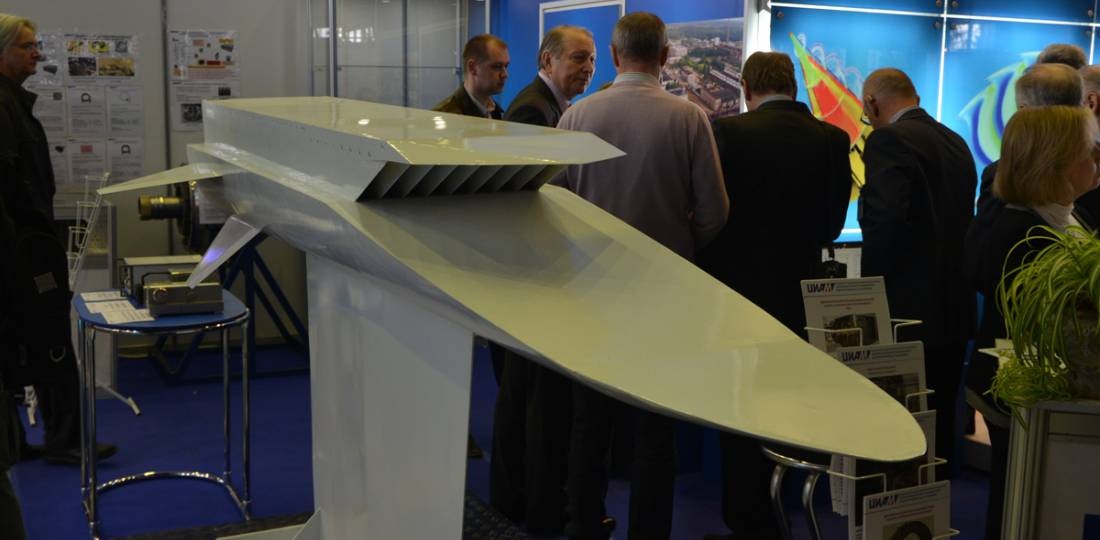 Ten lua sieu vuot thanh Zircon anh 1