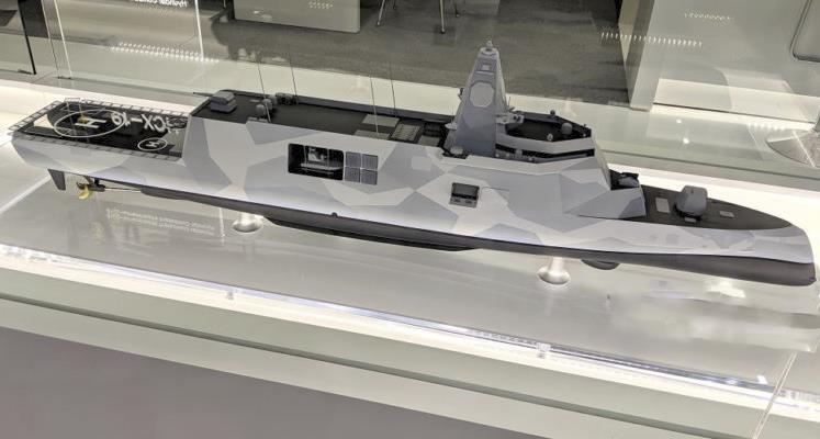 Han Quoc pho dien loat mo hinh tau chien moi tai trien lam MADEX hinh anh