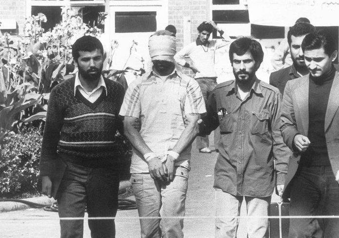 62 nha ngoai giao My bi bat coc o Dai su quan tai Tehran 40 nam truoc hinh anh