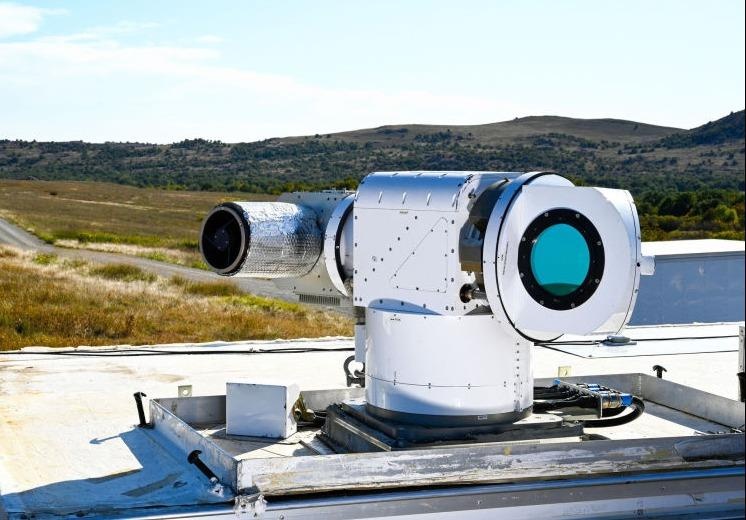 My thu nghiem he thong laser co the ban ha nhieu drone hinh anh