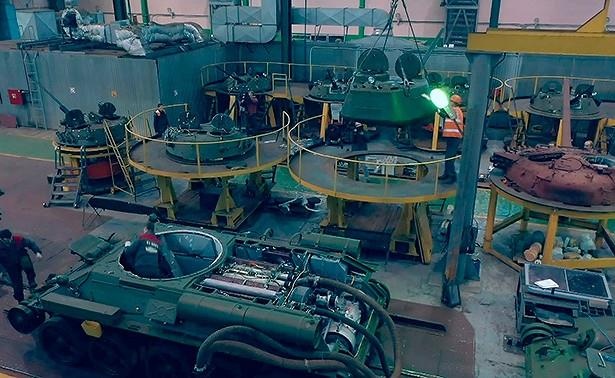 Nga hoi sinh xe tang T-34 chuan bi cho duyet binh hinh anh