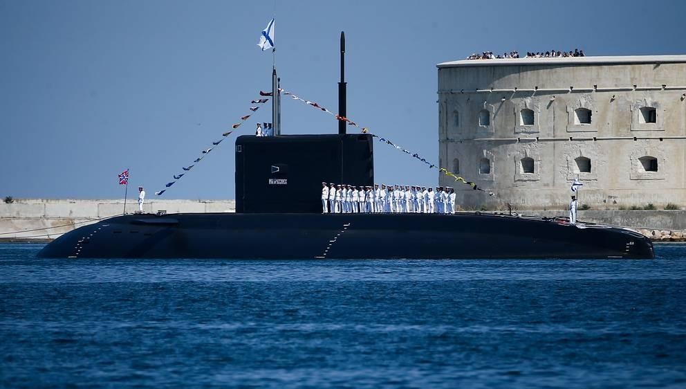 Nga to chuc cho tau ngam Kilo tap tran sau dai tu hinh anh