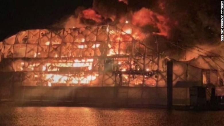 Hai du thuyen hon 20 trieu USD chay rui tai Florida hinh anh