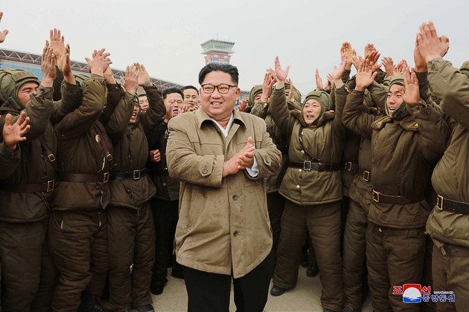 Ong Kim Jong Un thi sat quan doi anh 6