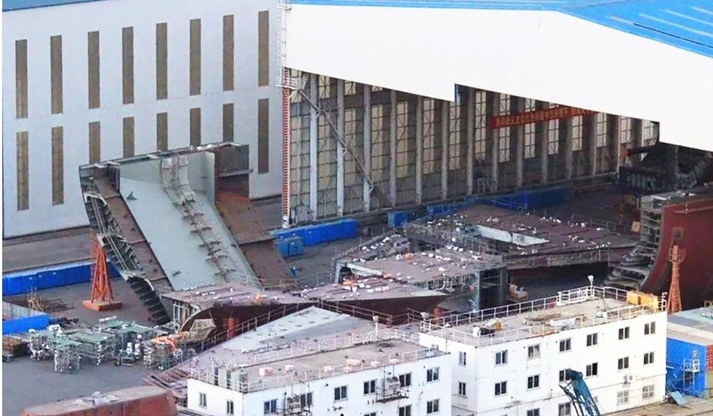 Chuong trinh tau san bay Trung Quoc anh 1