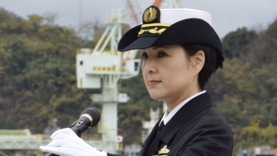 Nhat co nu ham truong tau Aegis dau tien hinh anh