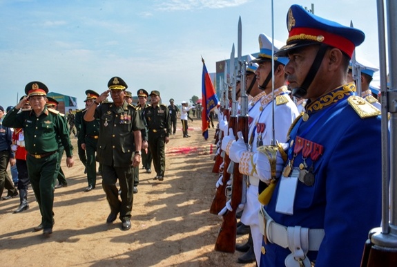 Hop tac quoc phong Viet Nam-Campuchia anh 1