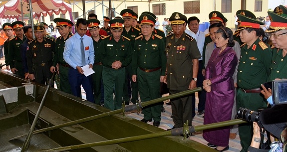 Hop tac quoc phong Viet Nam-Campuchia anh 12
