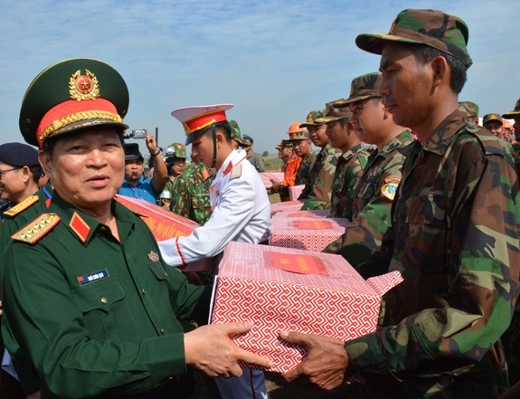Hop tac quoc phong Viet Nam-Campuchia anh 13