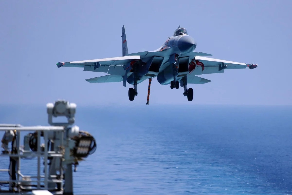 Chuong trinh tau san bay Trung Quoc anh 1