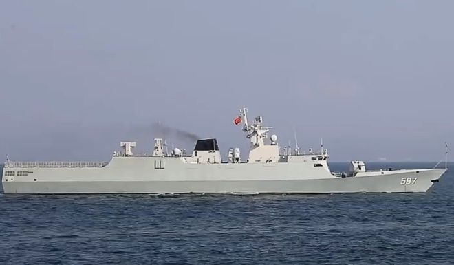 Quan doi Trung Quoc o Hong Kong tap tran ban dan that tren Bien Dong hinh anh