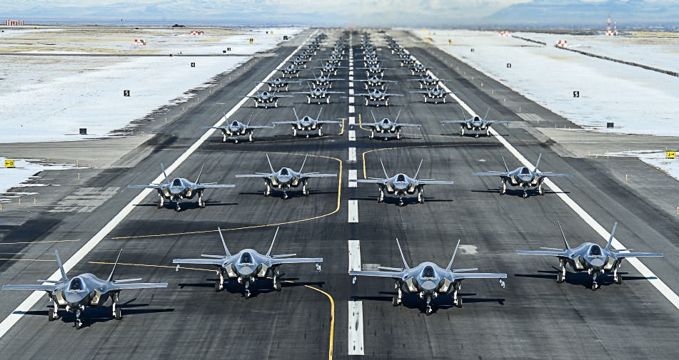 F-35 tap tran quy mo lon giua cang thang My - Iran hinh anh