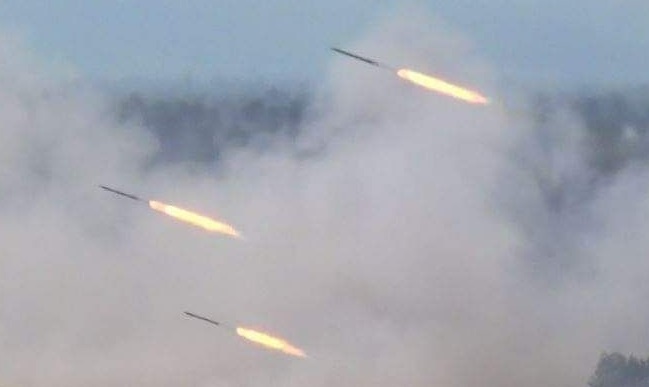 3 rocket ban trung Dai su quan My o Iraq hinh anh