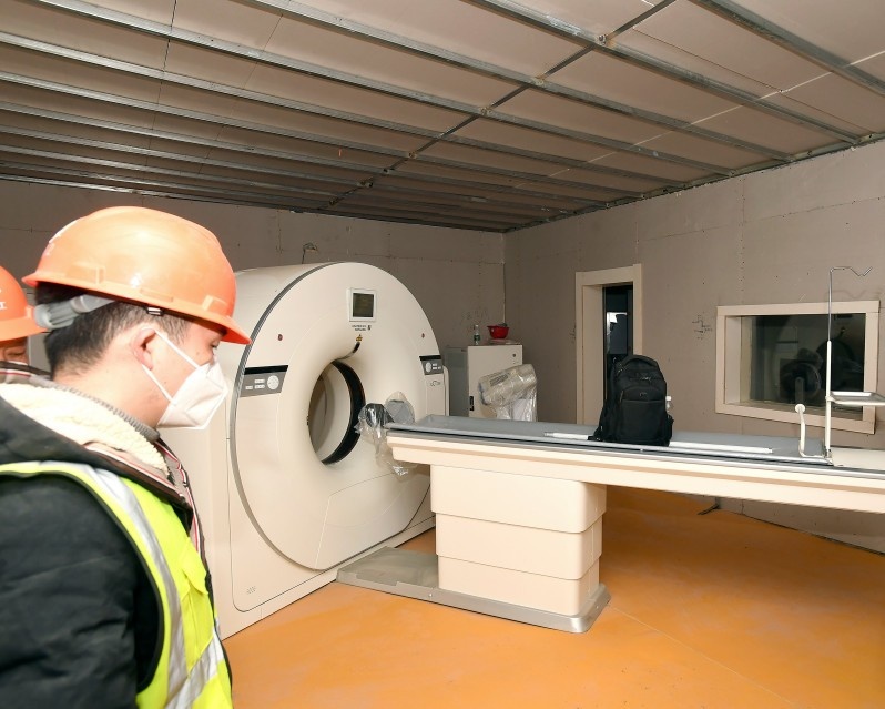 Ben trong benh vien Hoa Than Son xay dung than toc o tam dich Vu Han hinh anh