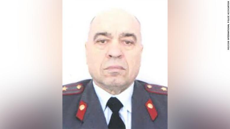 Cuu quan chuc nha tu Nga rut sung tu tu ngay giua toa hinh anh