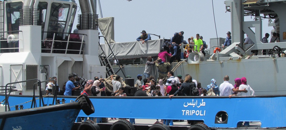 Tau quan su Anh tham Viet Nam anh 13