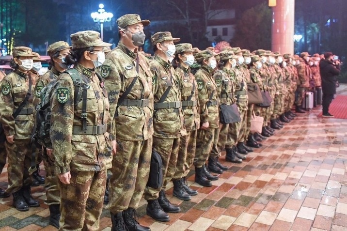 Hon 10.000 cuu binh Trung Quoc tham gia chong virus corona hinh anh