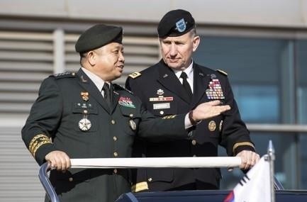 My, Han hoan tap tran vi lo ngai virus corona hinh anh