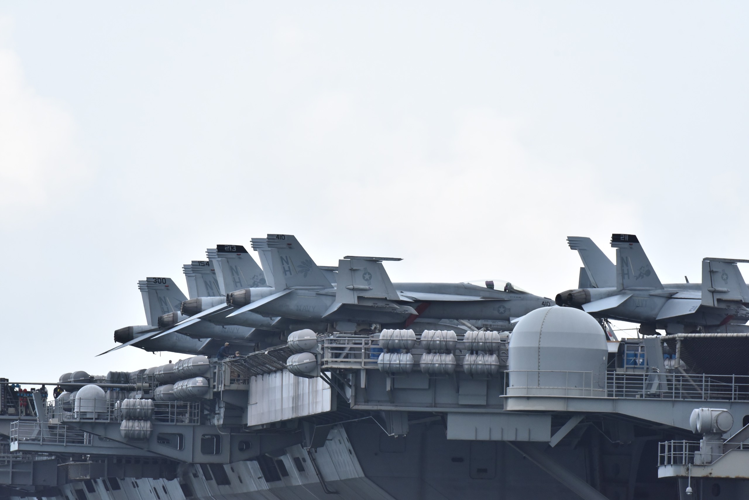 Tau san bay My tham Viet Nam anh 5