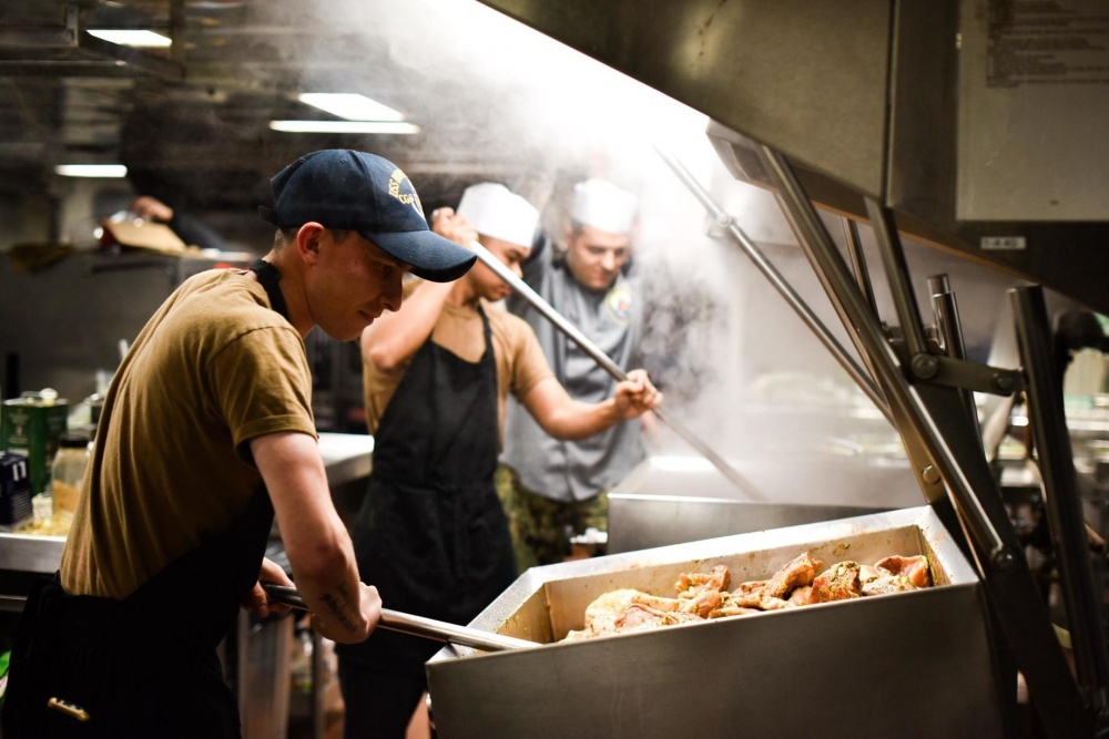 Tau san bay My tham Viet Nam anh 13