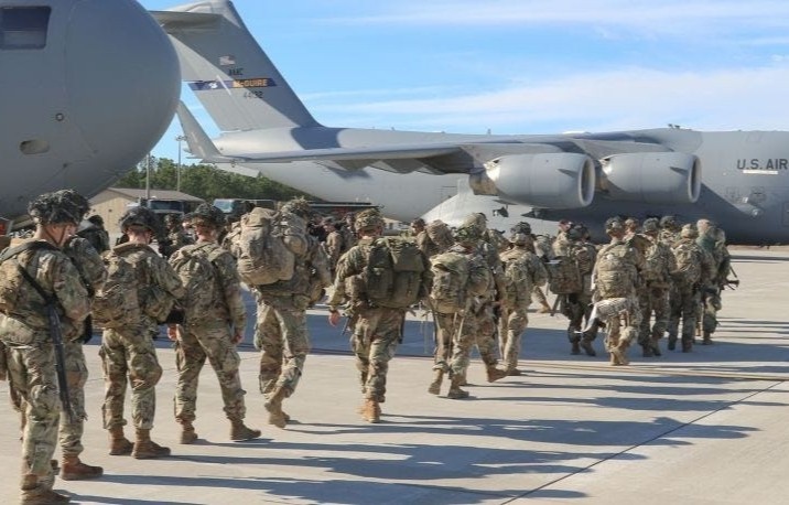 Quan doi My dung di chuyen binh si trong 60 ngay de tranh virus corona hinh anh