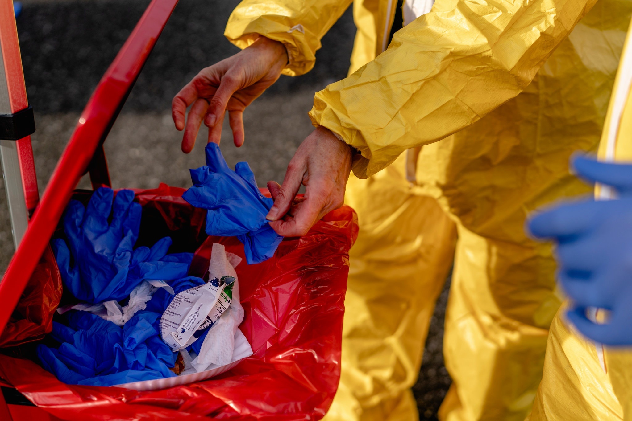 Bac si My cau cuu vi 'o giua cuoc chien nhung thieu dan duoc' hinh anh