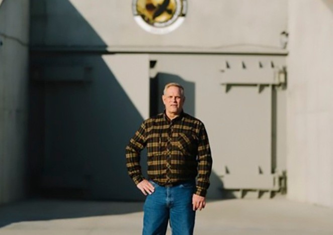 Covid-19 lan rong, tron dich trong boongke tro nen ly tuong hinh anh