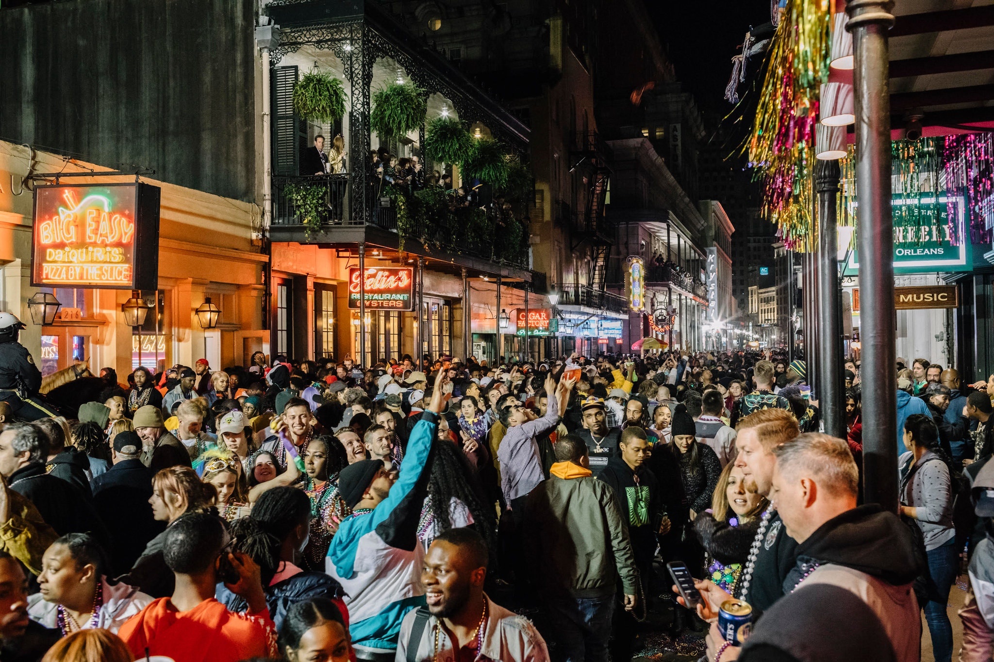 Tam dich moi noi len o My 'theo quy dao Italy' sau le hoi Mardi Gras hinh anh