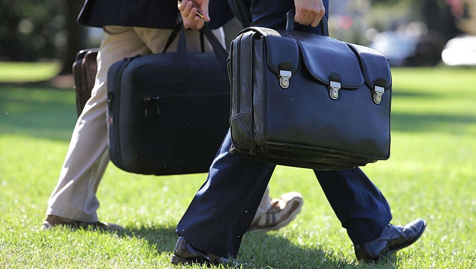 Ai giu ma phong hat nhan khi thu tuong Anh nhap vien? hinh anh