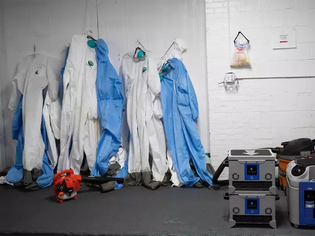 An Do phat hien hang nghin bo bao ho chong dich cua TQ khong dat chuan hinh anh