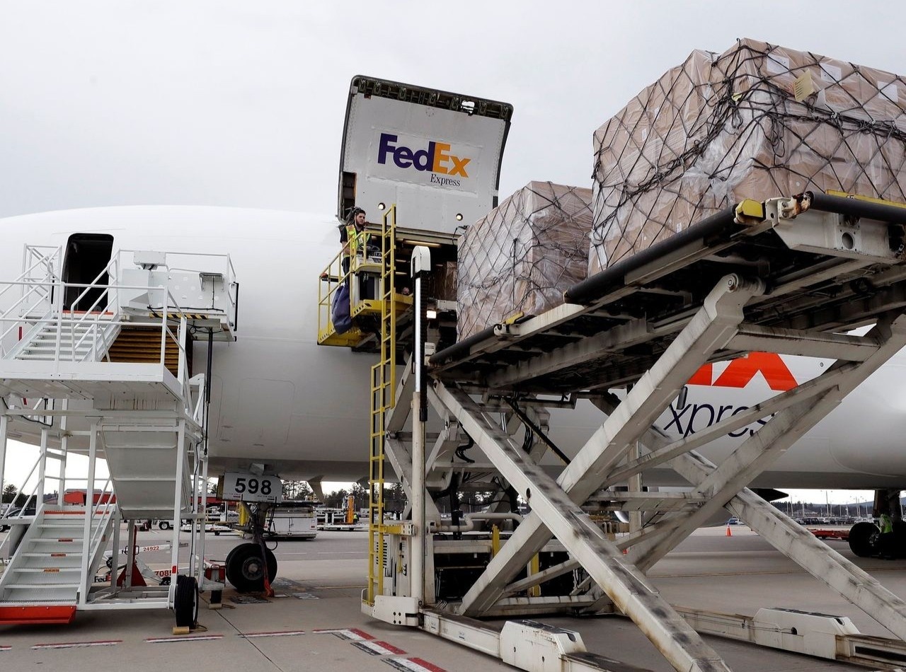 My dieu dung vi lenh han che xuat khau thiet bi y te cua Trung Quoc hinh anh