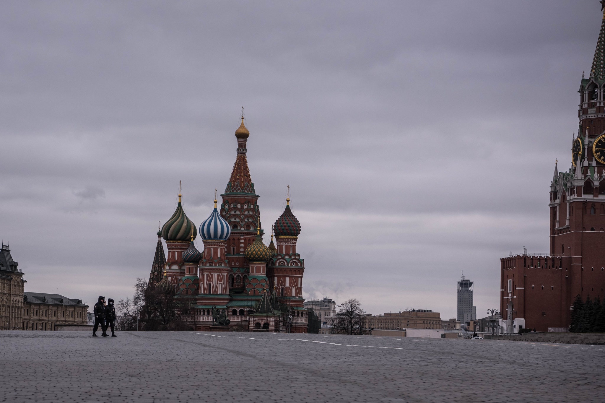 Dich benh lan rong, Nga hoan duyet binh mung ngay chien thang phat xit hinh anh