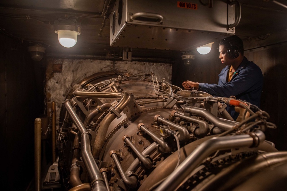 Tau chien My ap sat Truong Sa anh 11