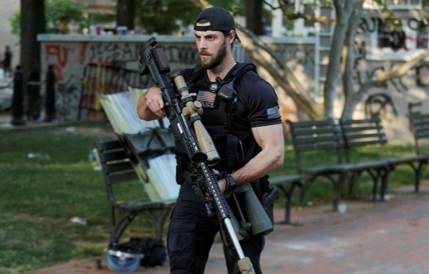 Mat vu My vo tinh tiet lo sung ban tia moi khi thap tung TT Trump hinh anh