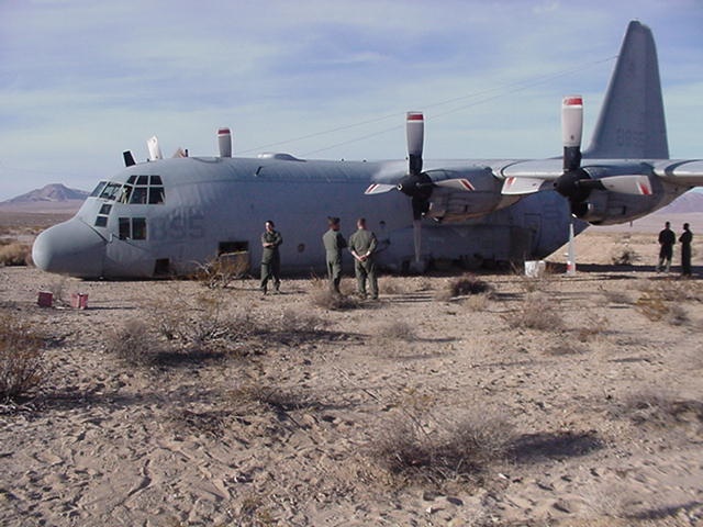 Tai nan may bay C-130 anh 1