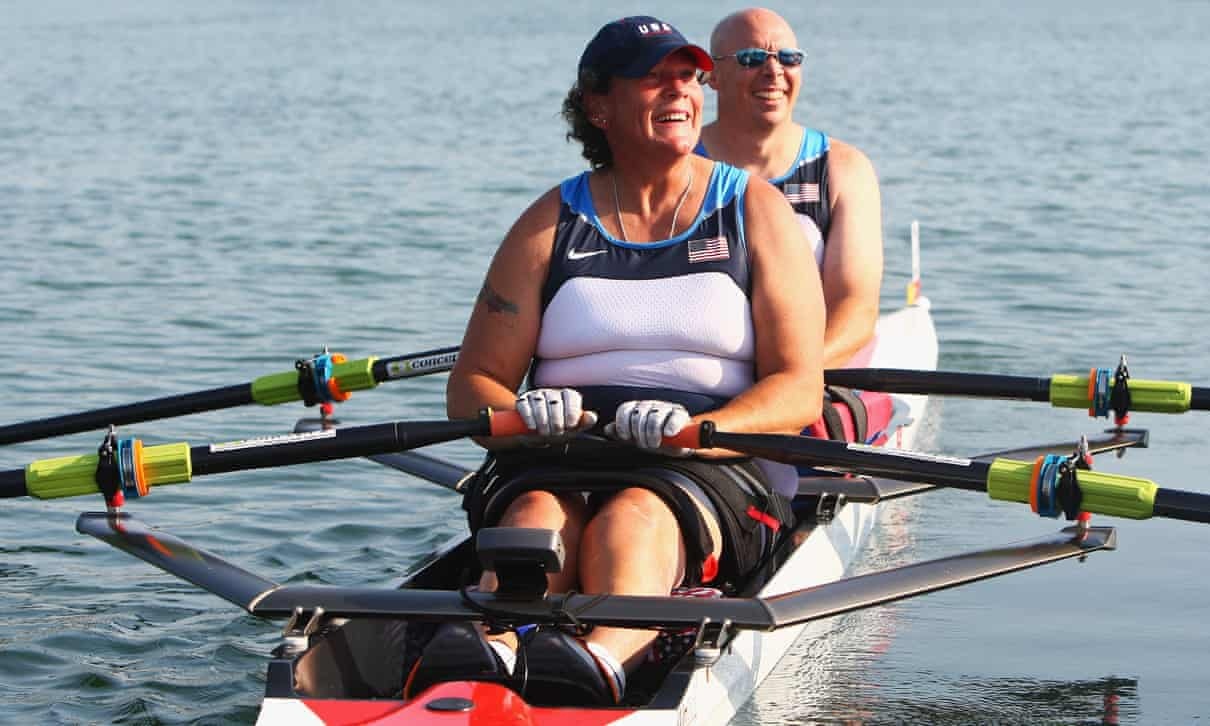 Nguoi phu nu dau tien cheo thuyen vuot An Do Duong tu nan tren bien hinh anh
