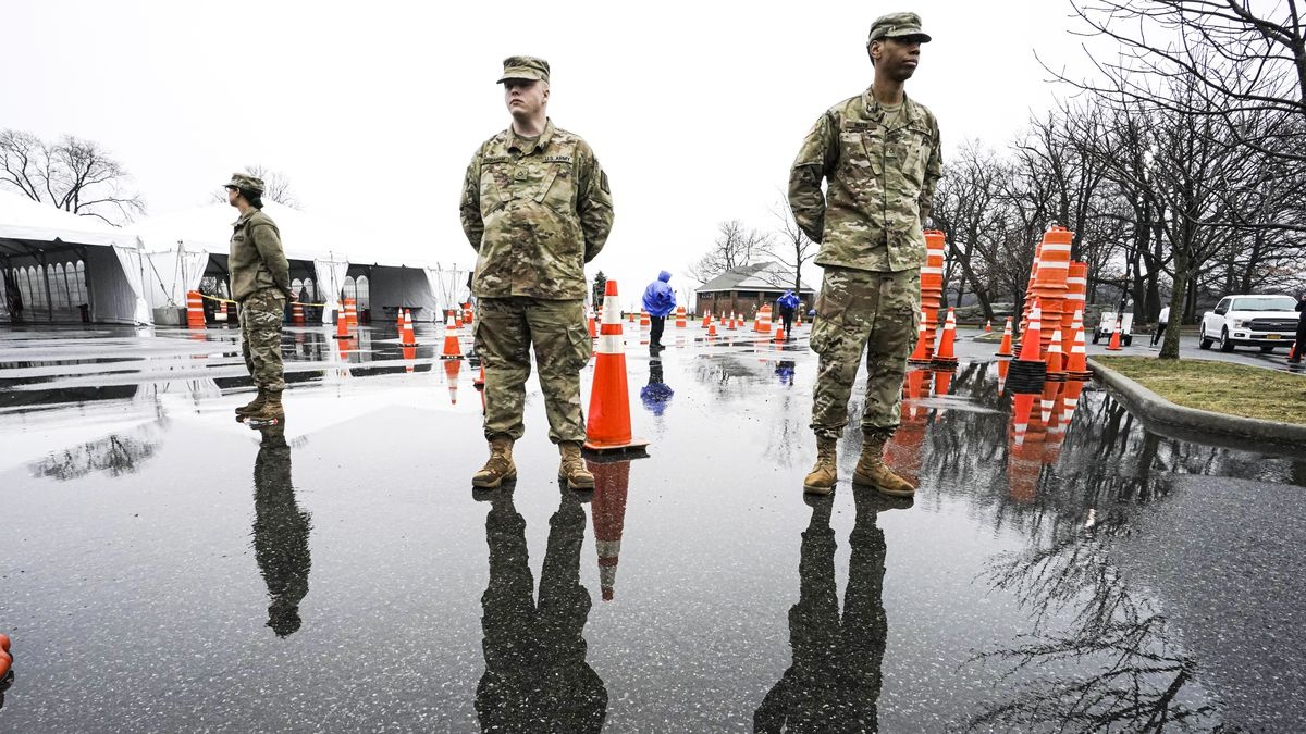 My trien khai Ve binh bao ve cac tuong dai o Washington DC hinh anh