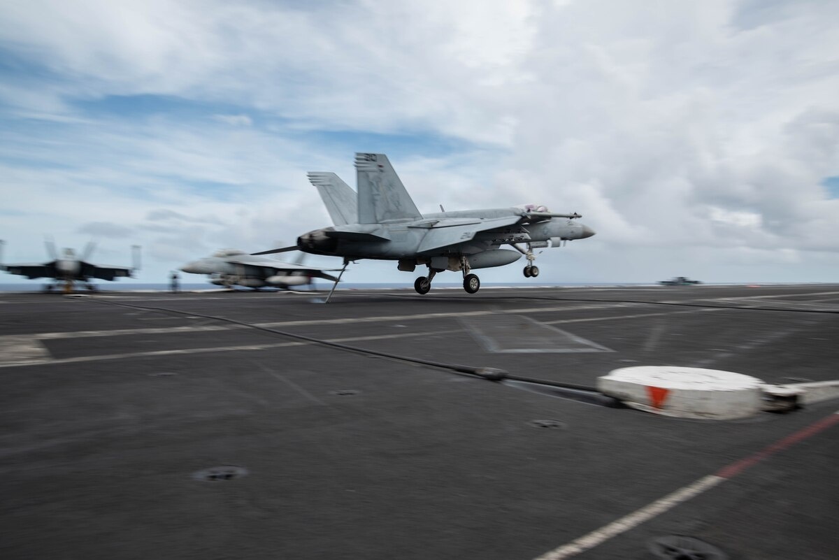 Canh tranh quyen luc My - Trung anh 1