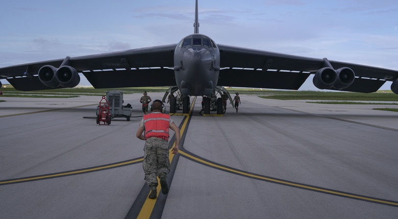 Hai quan My tap tran tren Bien Dong anh 1