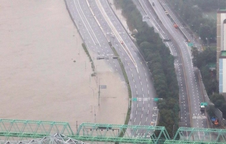 Mua lu o Han Quoc anh 1