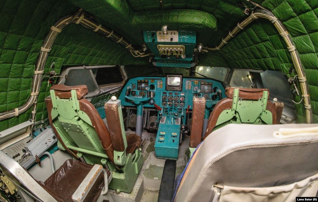 Nhiep anh gia Nga tiet lo ben trong 'quai vat bien Caspi' hinh anh